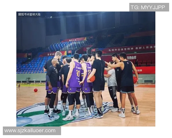 广东队与同曦队激战11月17日期待精彩对决与球员表现的巅峰时刻 广东队与同曦队激战11月17日期待精彩对决与球员表现的巅峰时刻